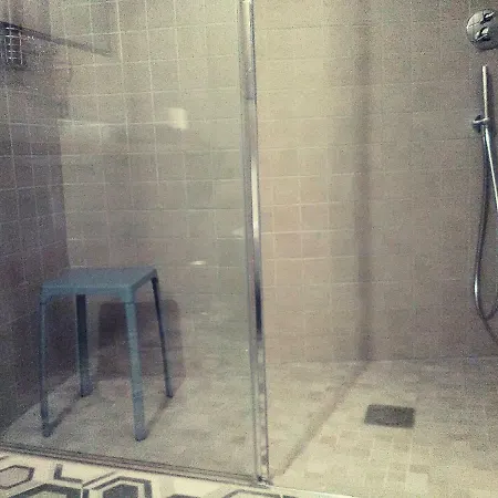 Alojamento de Acomodação e Pequeno-almoço Oddi21 3*