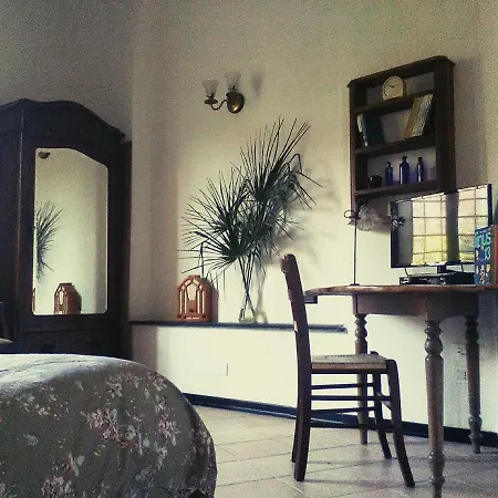 Couette-café Oddi21 Albenga